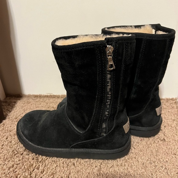 UGG Shoes - Black UGG boots with zipper